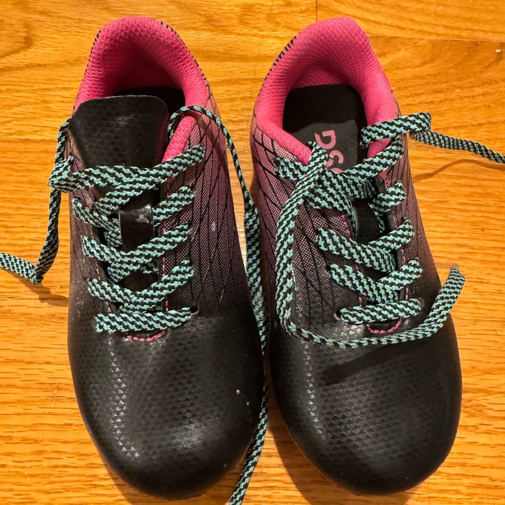 DSG soccer cleats size 9 little kid